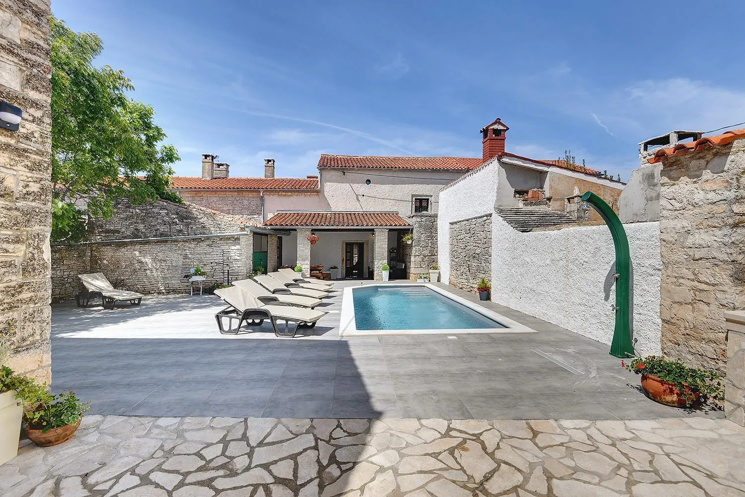 Typisch Istrisches Ferienhaus Mit Privatem Pool, Tischfussball, Darts, Gym Mednjan 0*,  Croatia