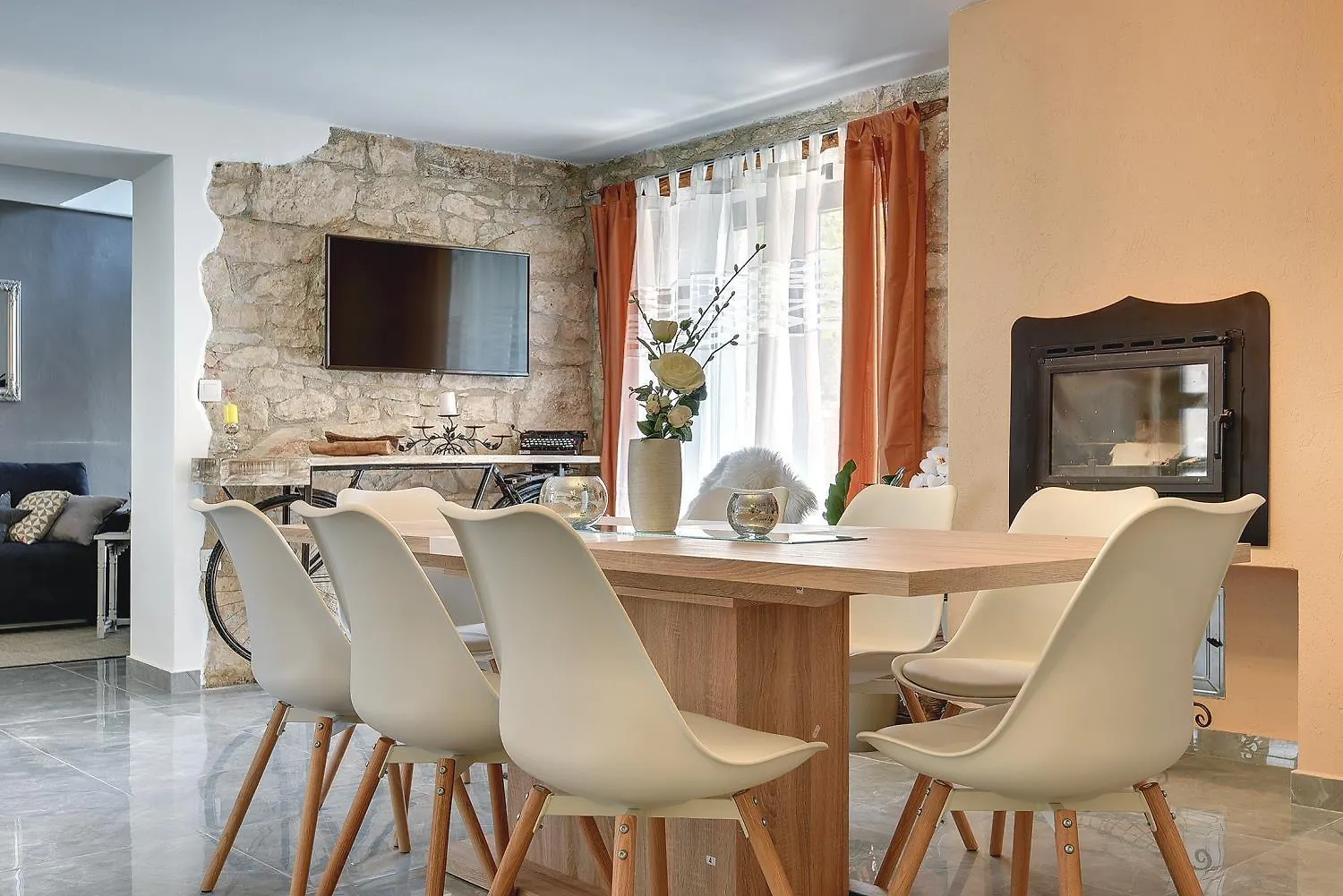 Typisch Istrisches Ferienhaus Mit Privatem Pool, Tischfussball, Darts, Gym Mednjan