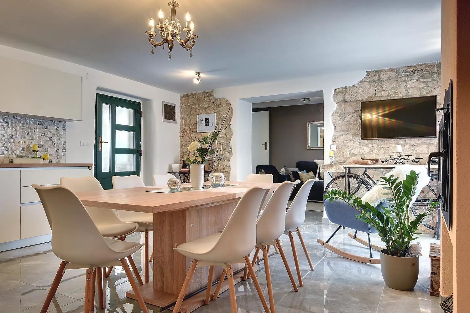 Typisch Istrisches Ferienhaus Mit Privatem Pool, Tischfussball, Darts, Gym Mednjan Holiday home
