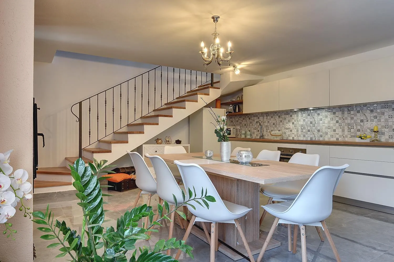 Typisch Istrisches Ferienhaus Mit Privatem Pool, Tischfussball, Darts, Gym Mednjan Holiday home